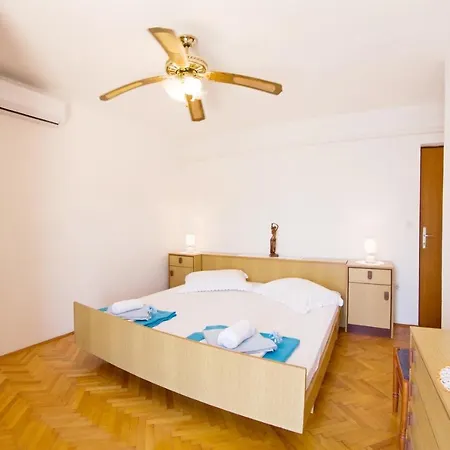 Beachfront House Pope Selca (Brac)