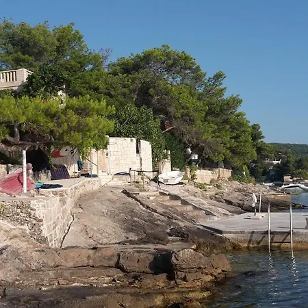 Bed & Breakfast Beachfront House Pope Selca (Brac)