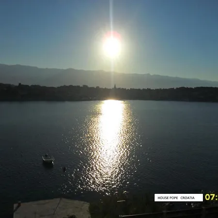 Beachfront House Pope Selca (Brac)