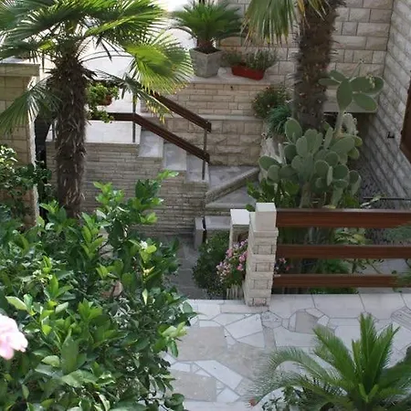 Bed & Breakfast Beachfront House Pope Selca (Brac)