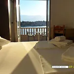 Beachfront House Pope Bed and Breakfast
