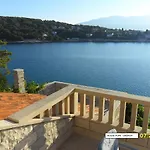 Bed and Breakfast Beachfront House Pope Selca (Brac)