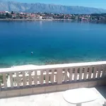 Beachfront House Pope Bed and Breakfast 3*