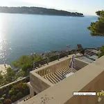 Beachfront House Pope 3* Selca (Brac)